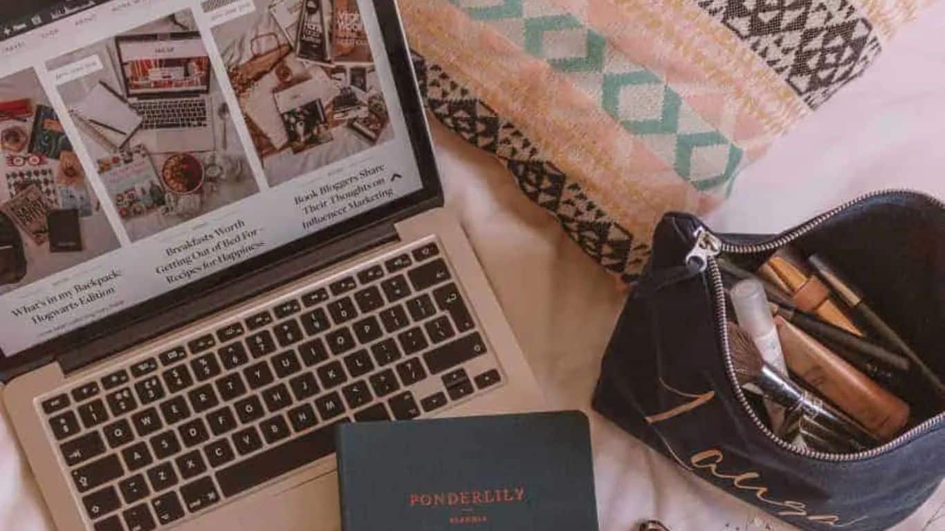 How Can You Make Money By Reading Books - Online Bookstores and Affiliate Marketing