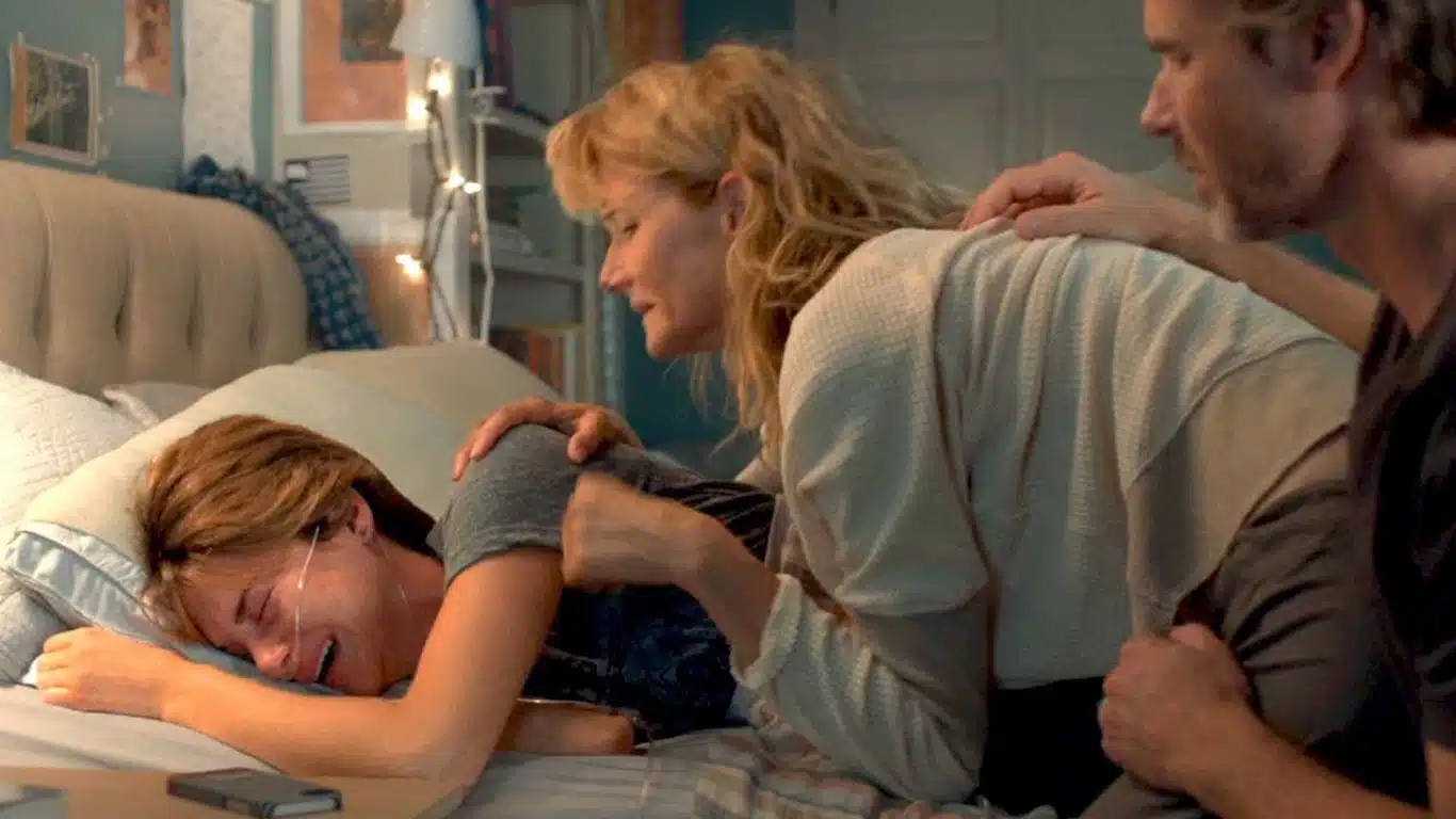 10 Emotional Moments in The Fault in Our Stars - Augustus' death