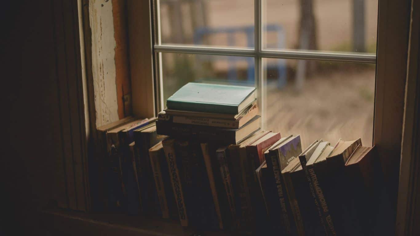 Understanding the Differences Between Novels and Books