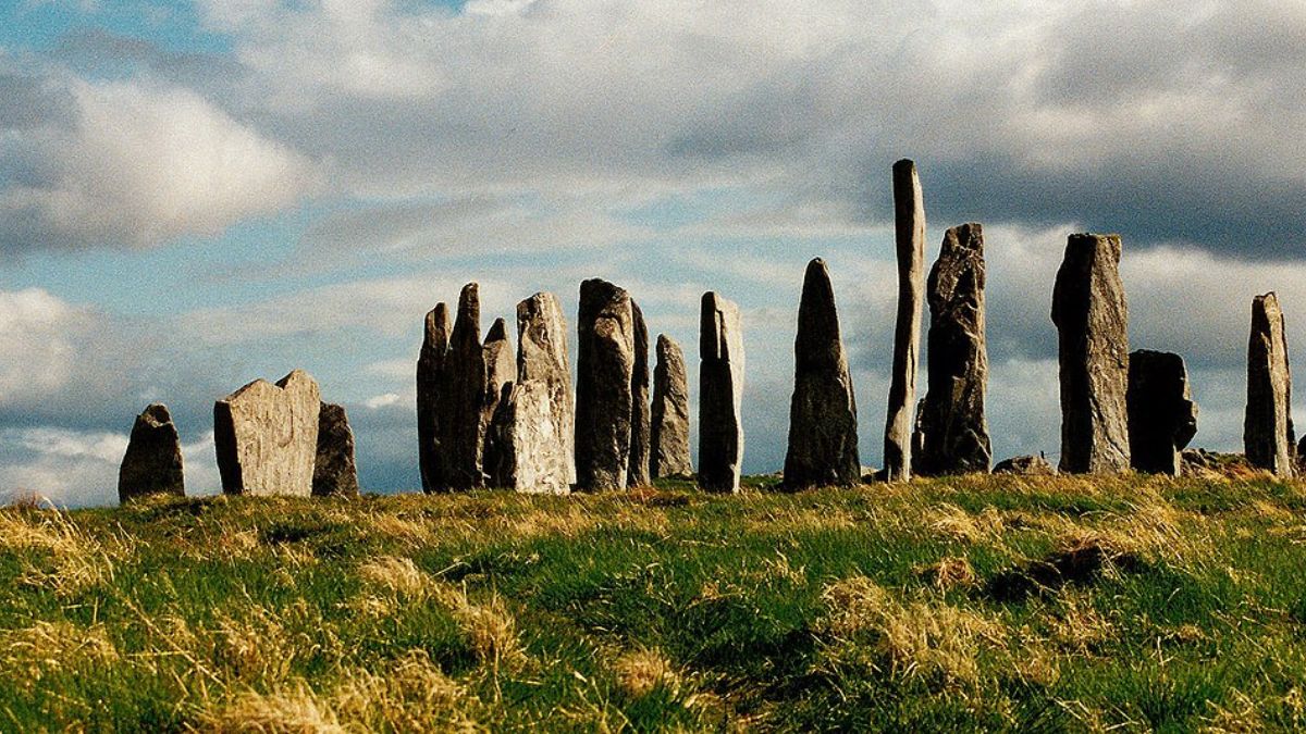 10 Oldest Monuments In the World - The Callanish Stones, Scotland