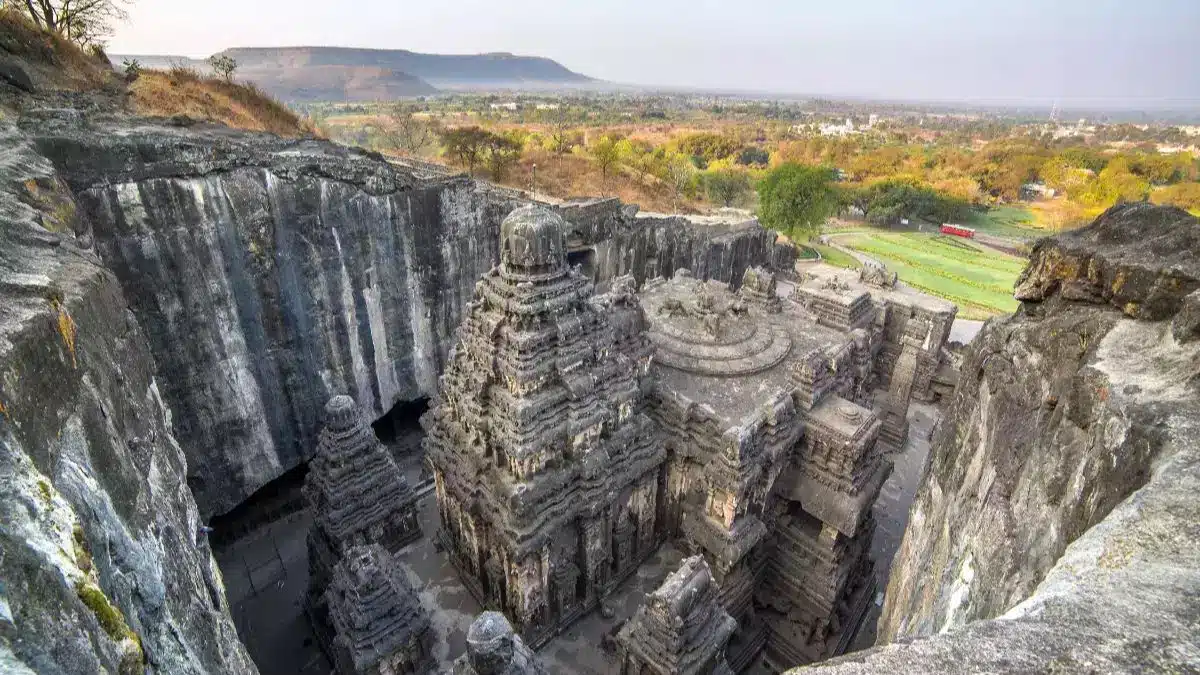 10 Oldest Monuments In the World - Ellora Caves, India
