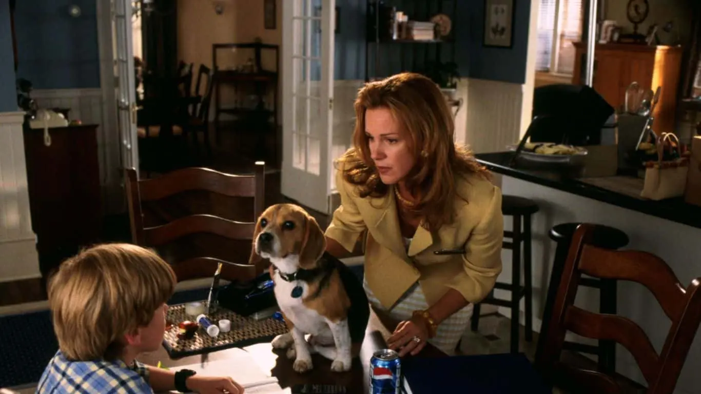 15 Best Spy Movies For Kids and Family - Cats & Dogs (2001)
