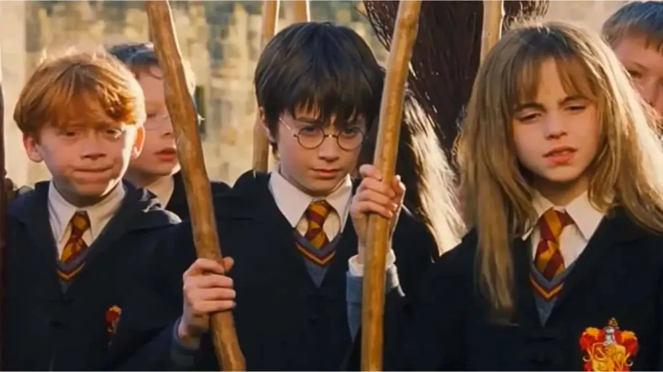 10 Best Movies Featuring a Child in a Leading Role - Harry Potter and the Sorcerer's Stone