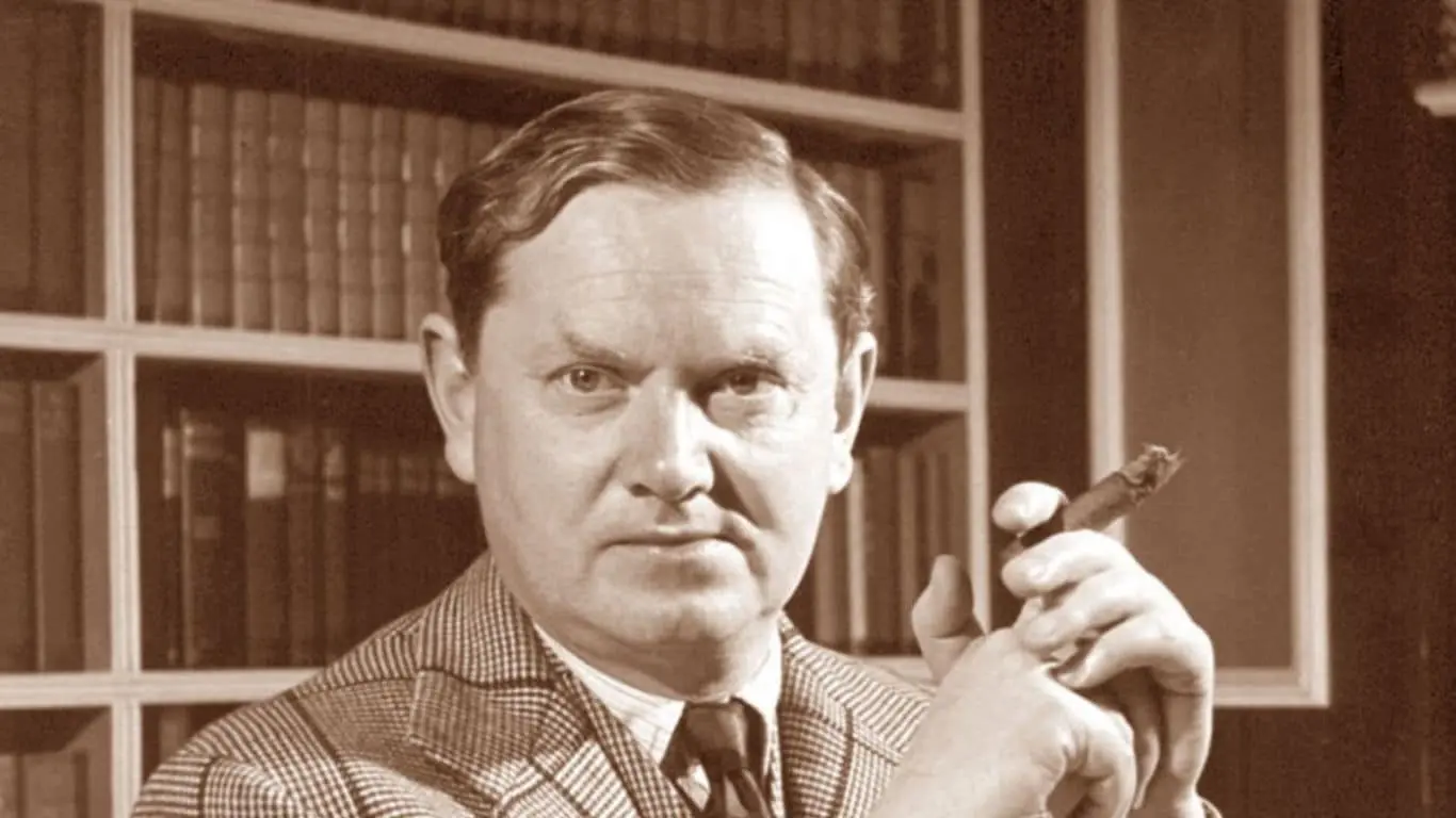 10 Must-Read Authors Whose Name Starts With E - Evelyn Waugh