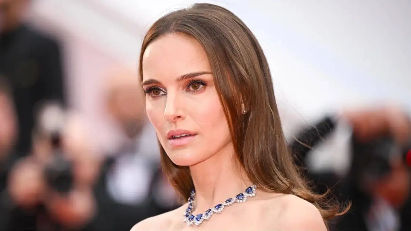 10 Most Beautiful Actresses in Superhero Movies - Natalie Portman
