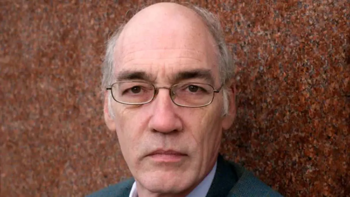 10 Must-Read Authors whose name starts with I - Iain Pears