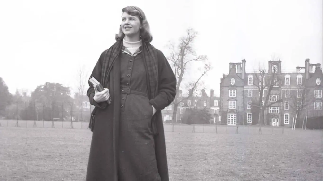 10 Must-Read Authors whose name starts with S - Sylvia Plath