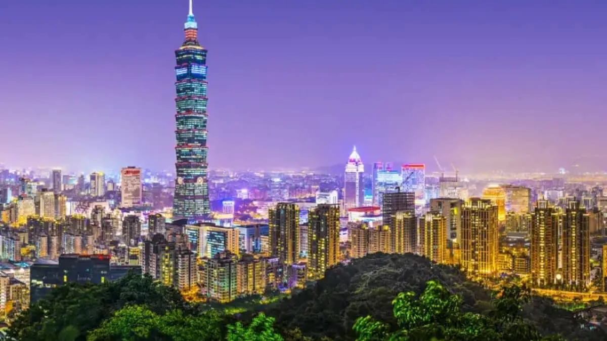 2004: Taipei 101 Skyscraper Opening