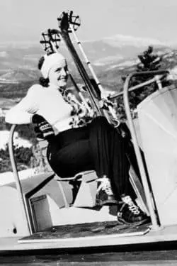 1939 - Skimobiles in US