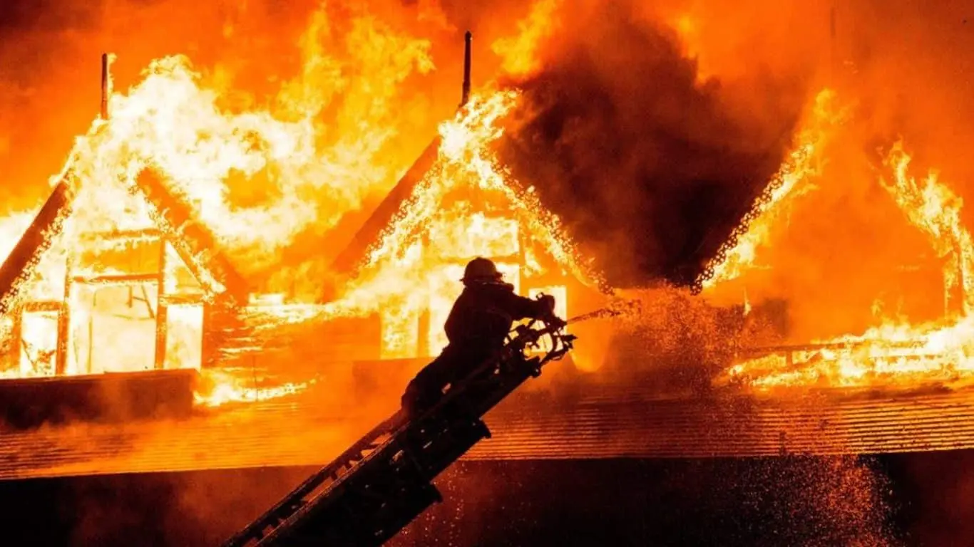 Major Historical Events on December 28 - Today in History - Rangoon Fire Catastrophe (1850)