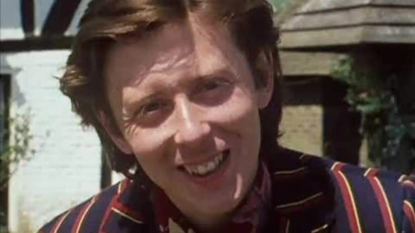 10 Memorable characters from Books Whose Names Begin with ‘F' - Ford Prefect ("The Hitchhiker's Guide to the Galaxy" by Douglas Adams)