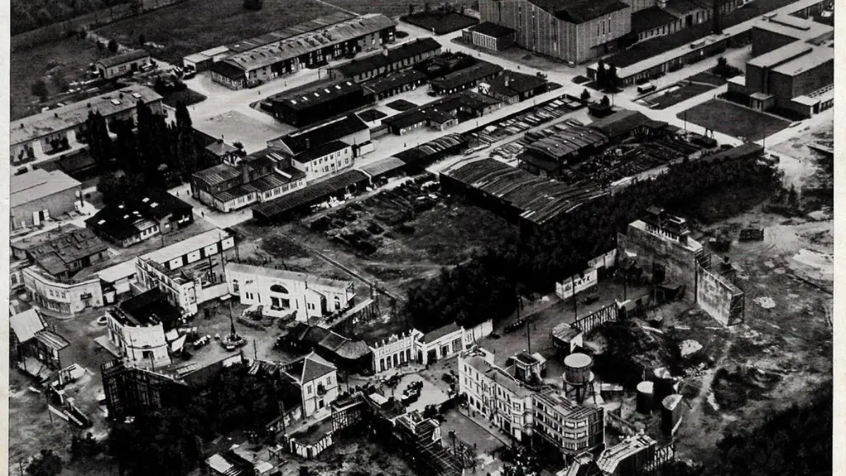 1917: Formation of UFA