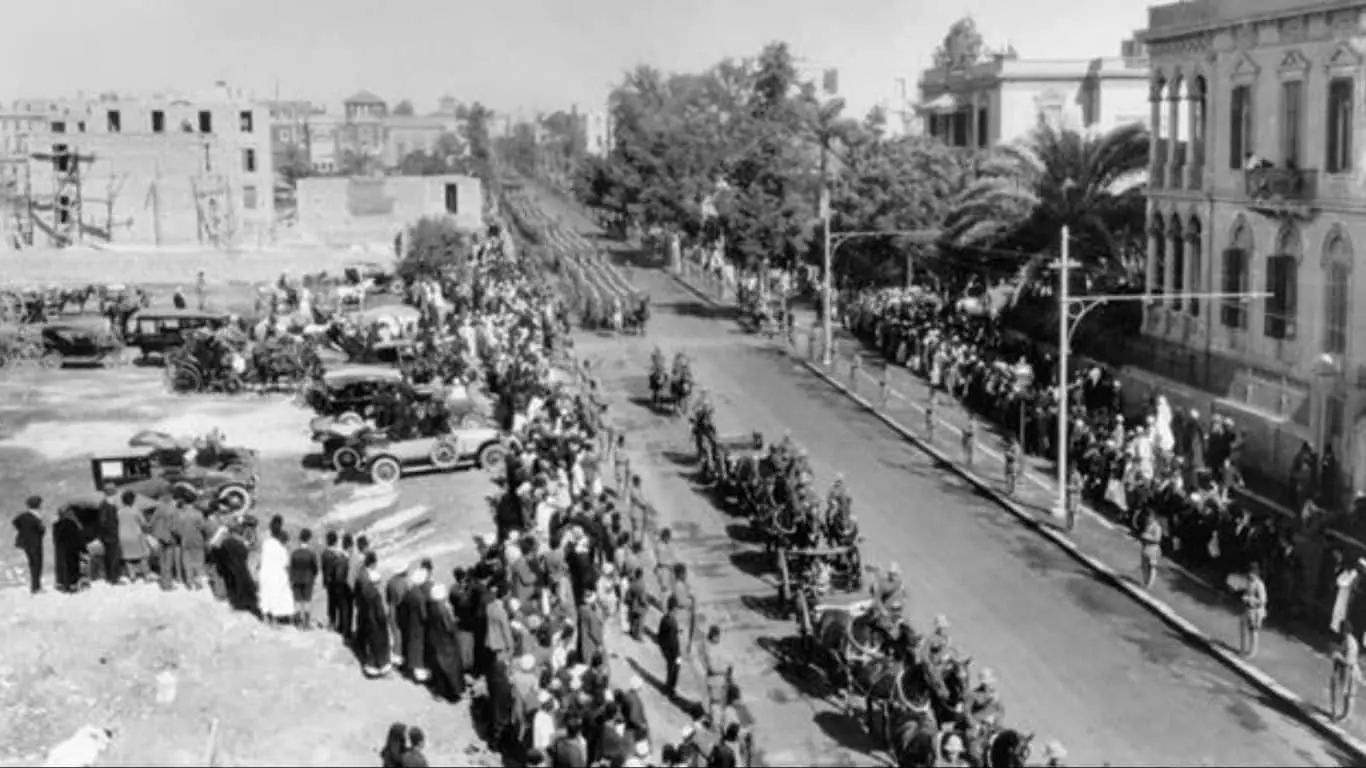 Major Historical Events on December 17 - Today in History - Great Britain Declares Egypt a Protectorate (1914)