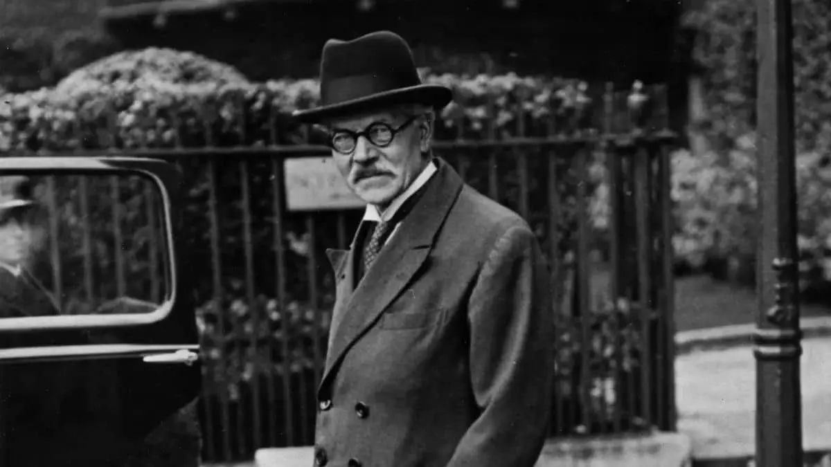 1924: Ramsay MacDonald Recognizes Soviet Union