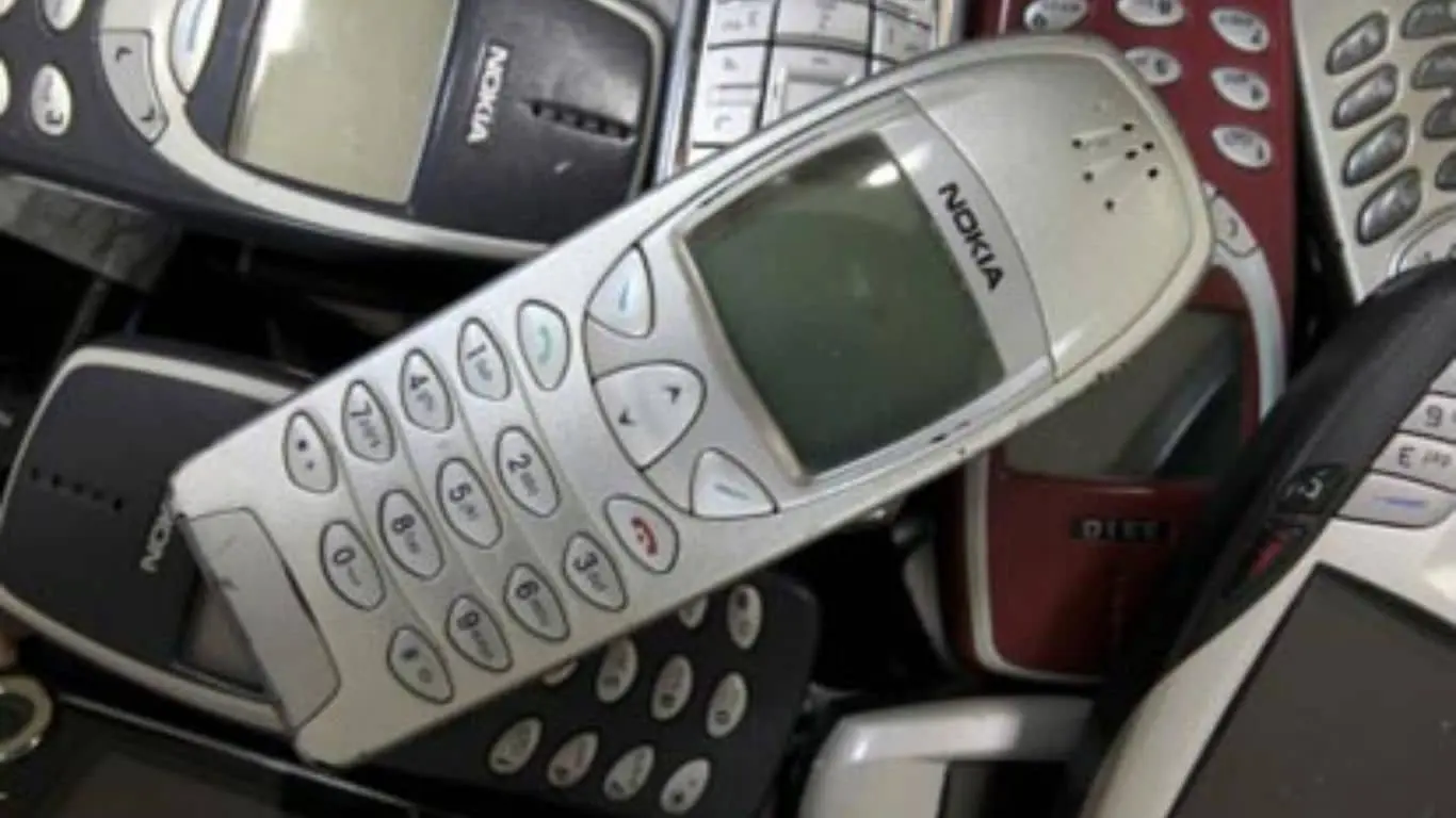 The Introduction of Digital and the Rise of 2G