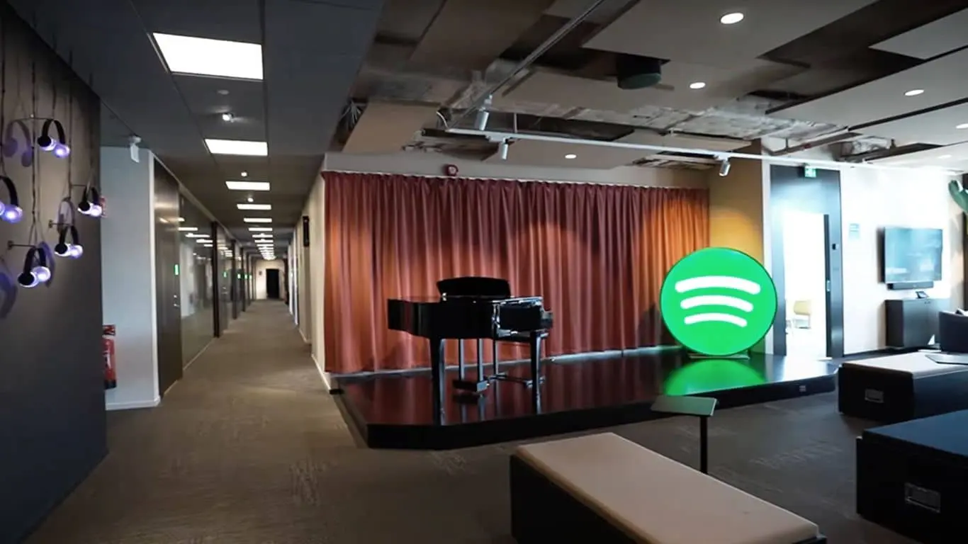 Spotify signs a fresh deal worth $250 million with Joe Rogan