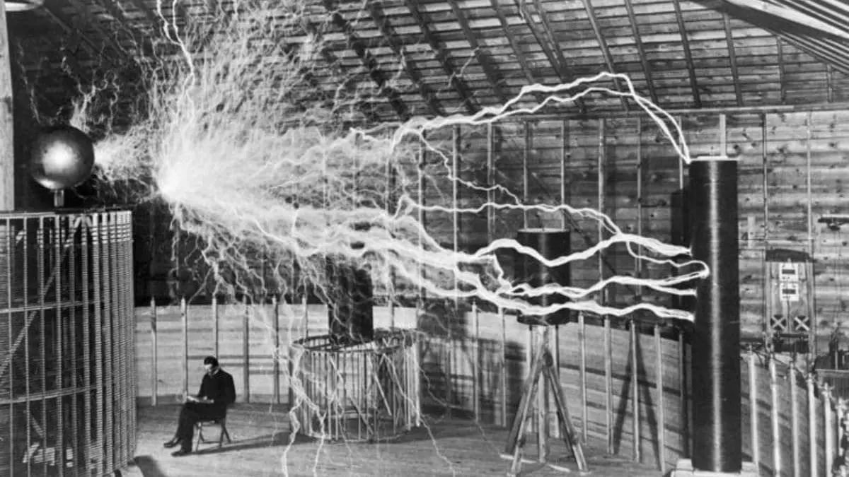 1904 - Nikola Tesla on Ball Lightning