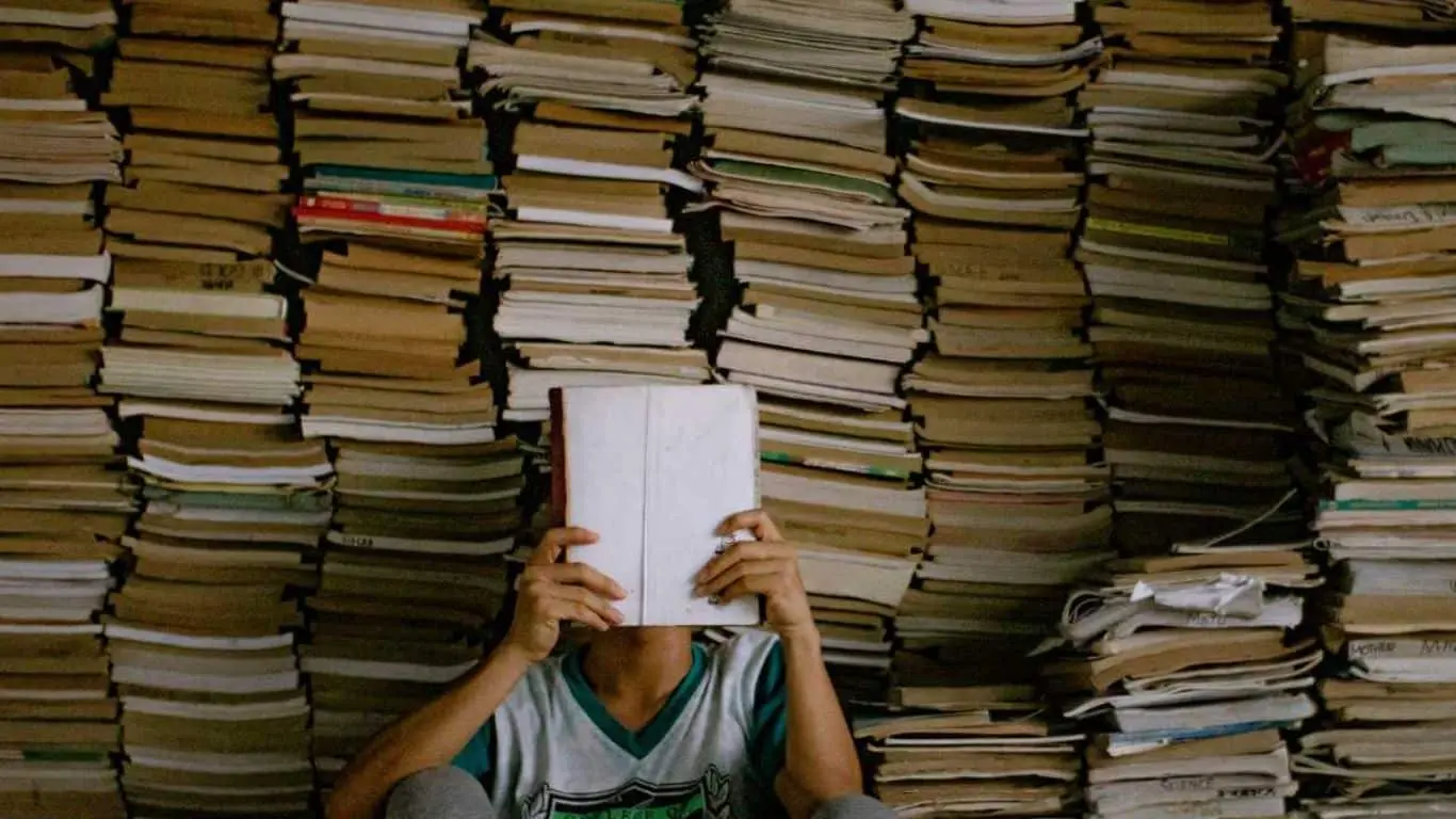 Sustainable Reading: How Second-Hand Books Can Reduce Our Carbon Footprint - The Unique Charm of Second-Hand Books