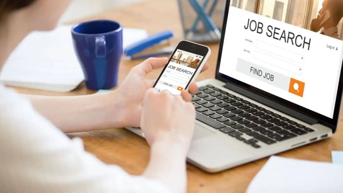 Get Ready to Game While You Look for Jobs on LinkedIn - A Dive into Gaming