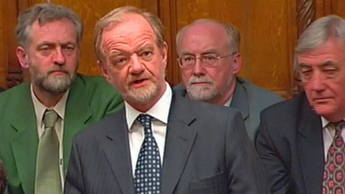 2003 - Robin Cook Resigns
