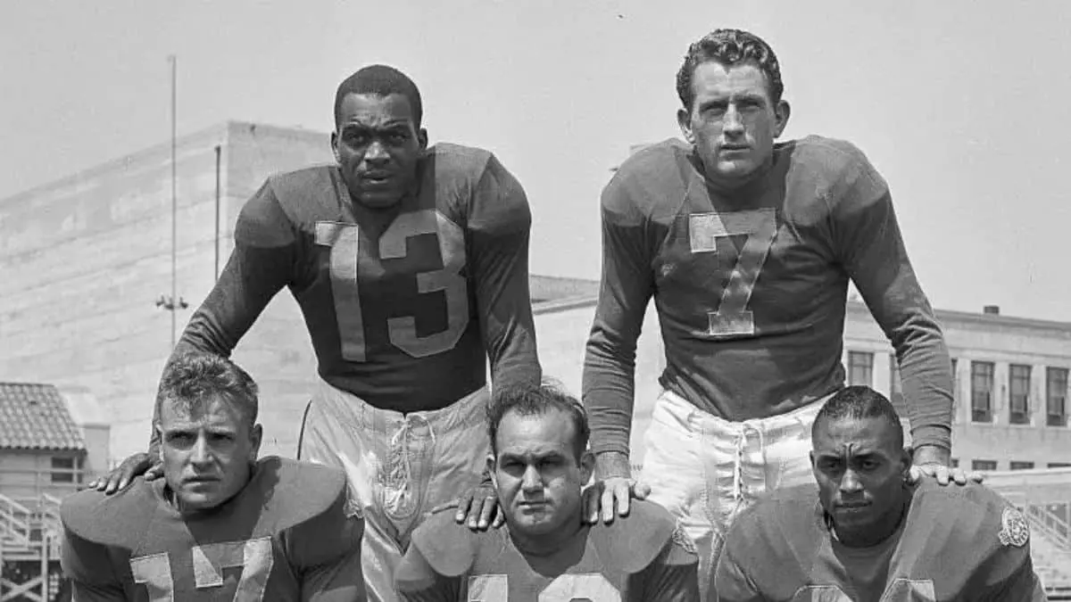 Major Historical Events on March 21- Today in History - 1946 – Kenny Washington Signed