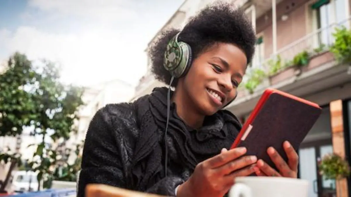 How Audiobooks Help Struggling Readers?