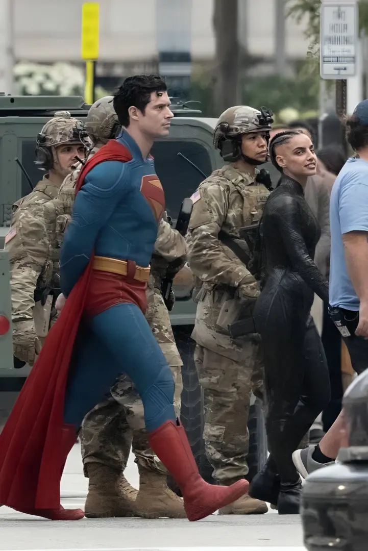 Superman Leaked Photos: David Corenswet's Full Costume and Arrest Scene - Fans Compare to Henry Cavill