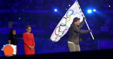 Tom Cruise amazed everyone with an 'epic stunt' during the Olympics closing ceremony