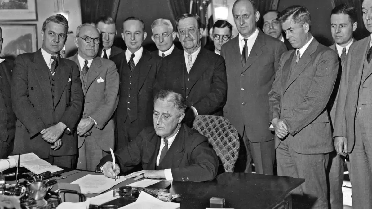 Major Historical Events on November 5 - FDR Elected for Unprecedented Third Term - 1940 AD