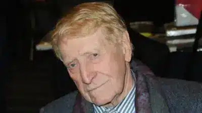 Clive Revill, Acclaimed Shakespearean Actor and Original Voice of Emperor Palpatine, Died at 94
