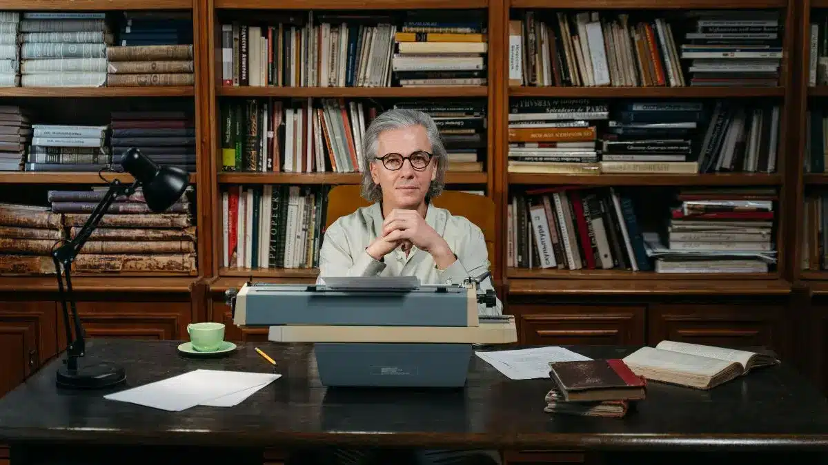 Traditional Publishing vs. Self-Publishing: Which Is the Better Path for Authors?