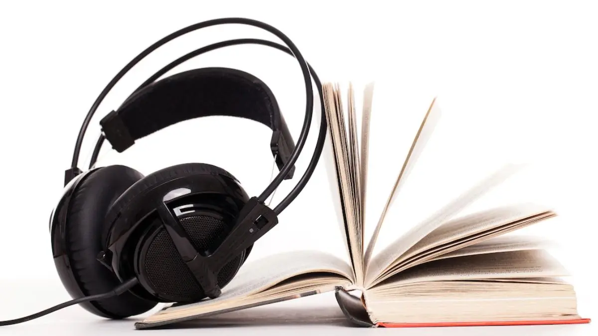 Ebooks vs. Audiobooks: Which Is Best for Busy Readers?