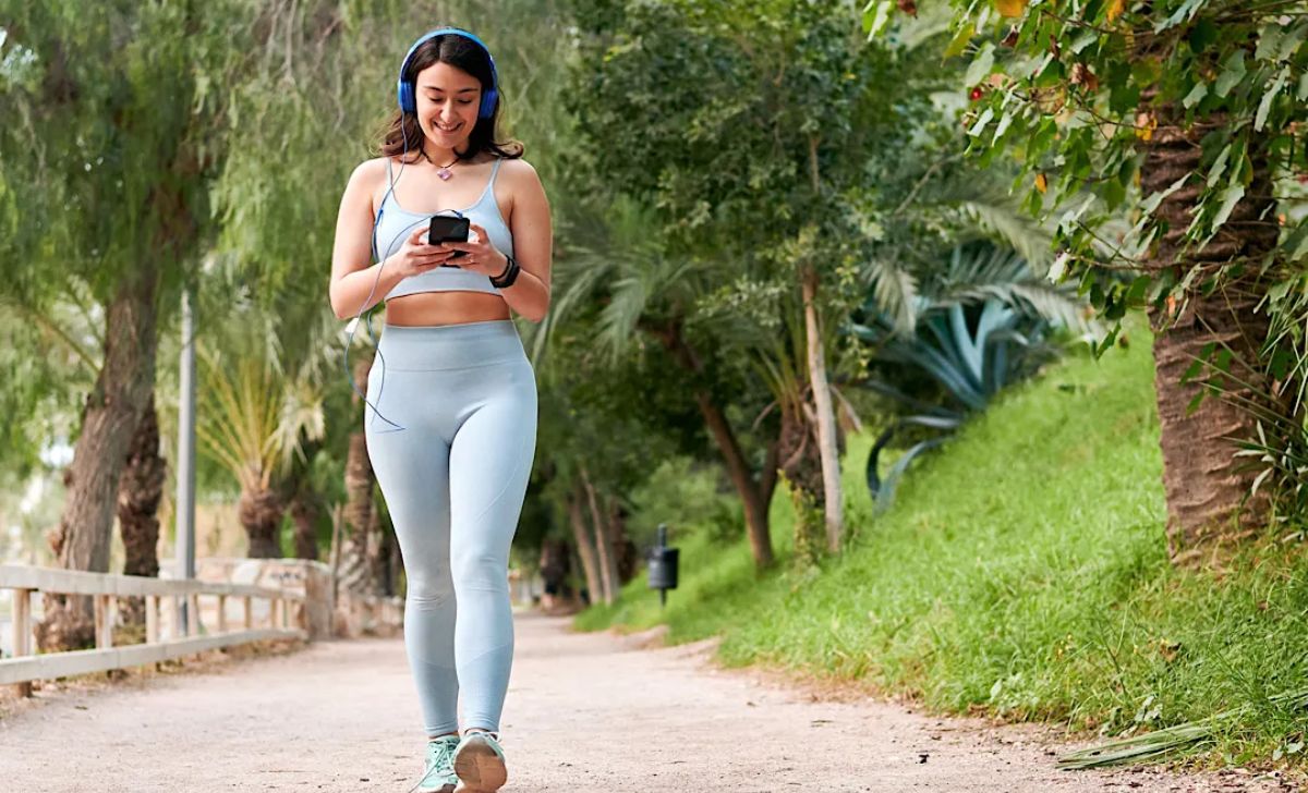 Why Walking Might Be the Healthiest Step You’ll Ever Take (2)