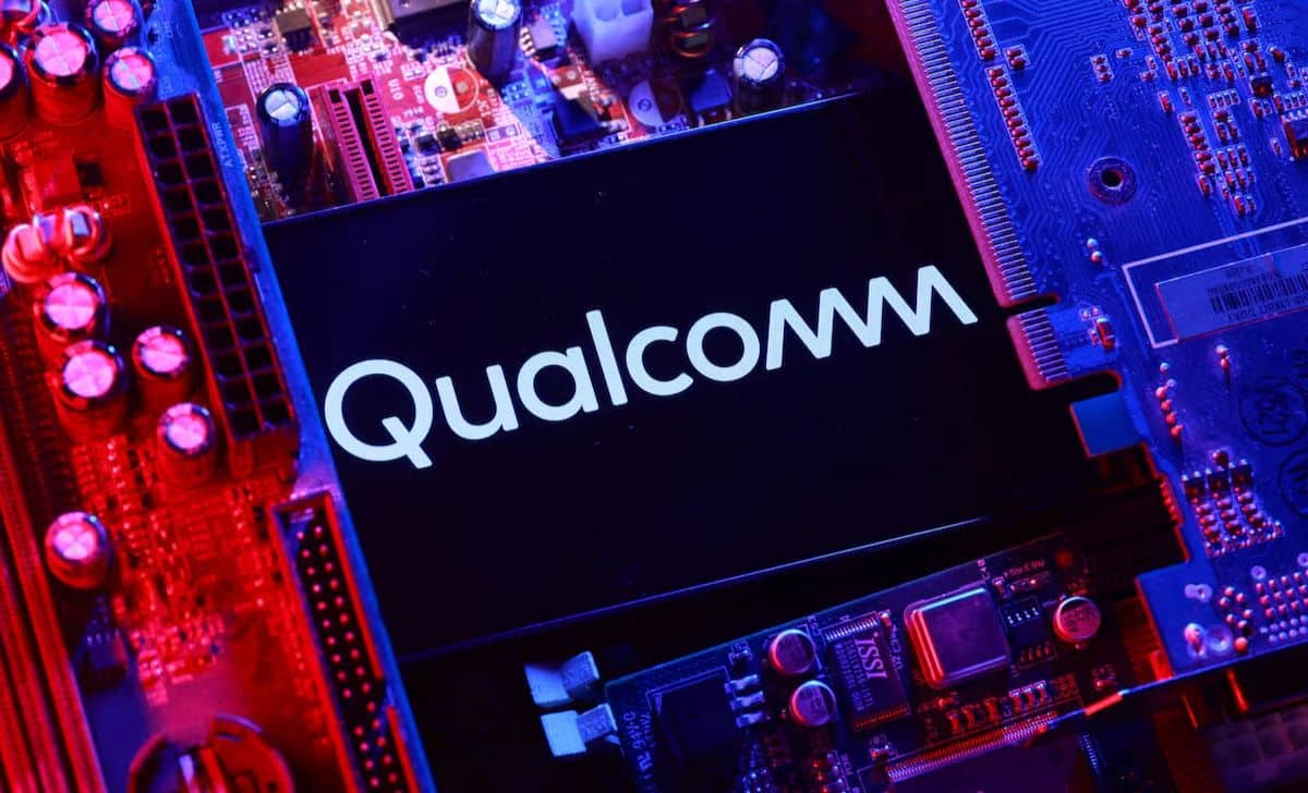 Qualcomm Enters AI Data Center Race with New AI200 and AI250 Chips (2)