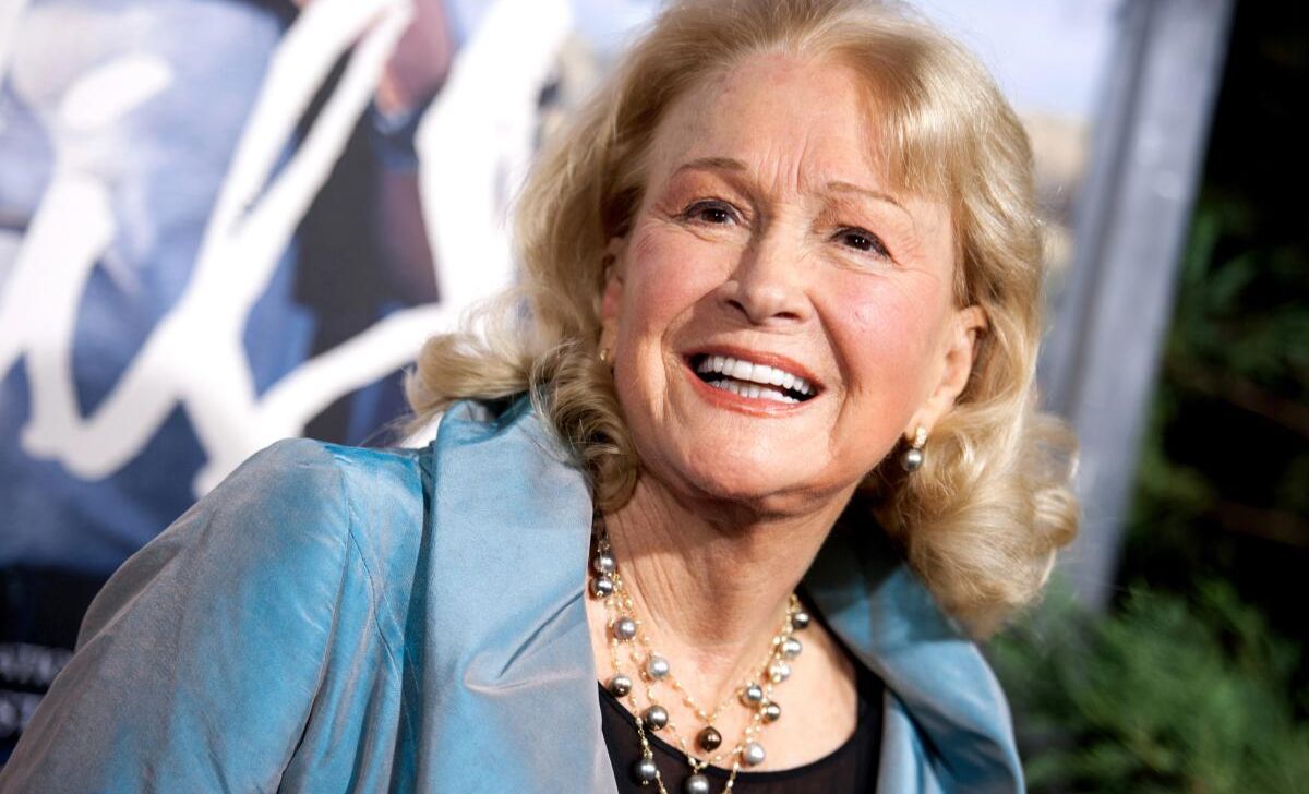 Diane Ladd Dies at 89 Oscar-nominated actress