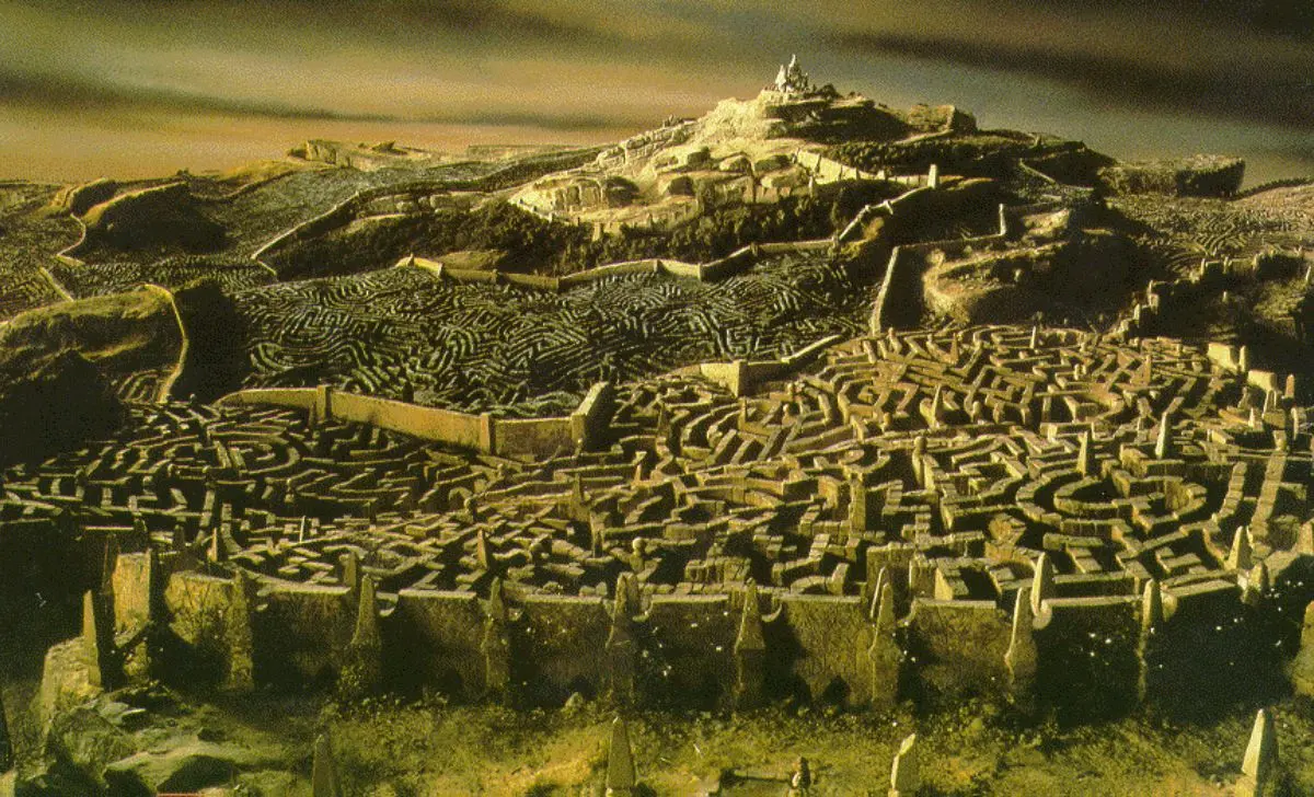 The Story Behind the Minotaur and the Labyrinth